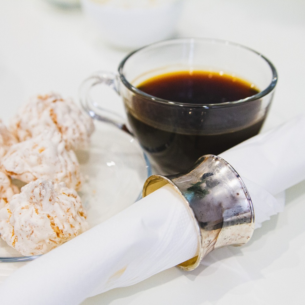 Baiserboden und Kaffee